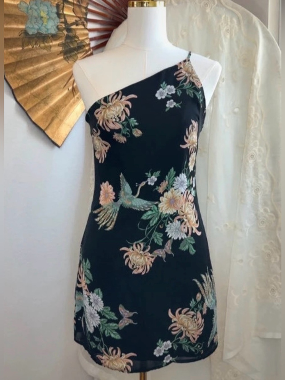 Forever 21 Contemporary Floral Crane One Shoulder Mini Dress NWT Size S Black As